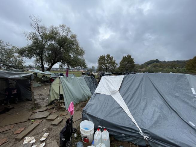 Lager von Geflüchteten aus Afghanistan an der Kroatisch-Bosnischen Grenze