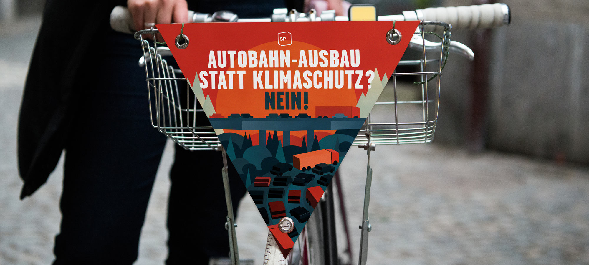 Mit dem Velo zeigen, was tatsächlich gegen Stau hilft und den Klimaschutz stärkt.