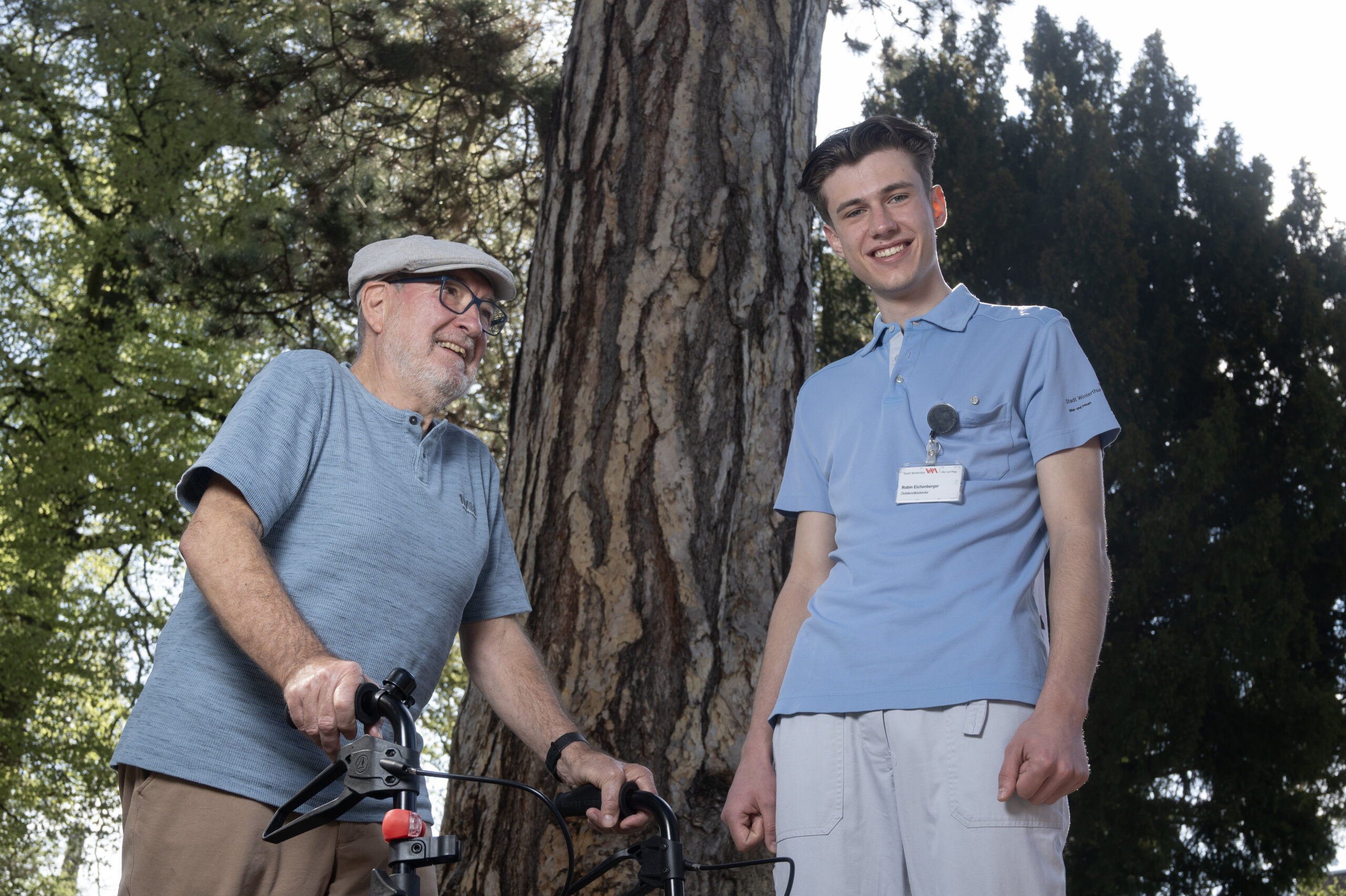 Kurt Egger, Rentner, mit Robin Eichenberger, Zivi